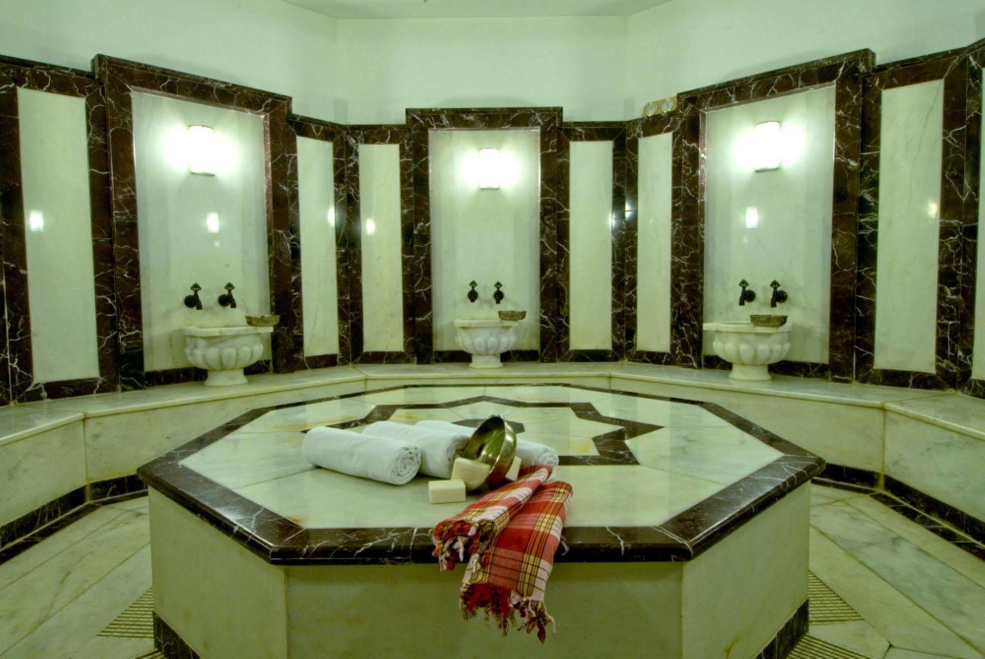 Wow Hotel Istanboel